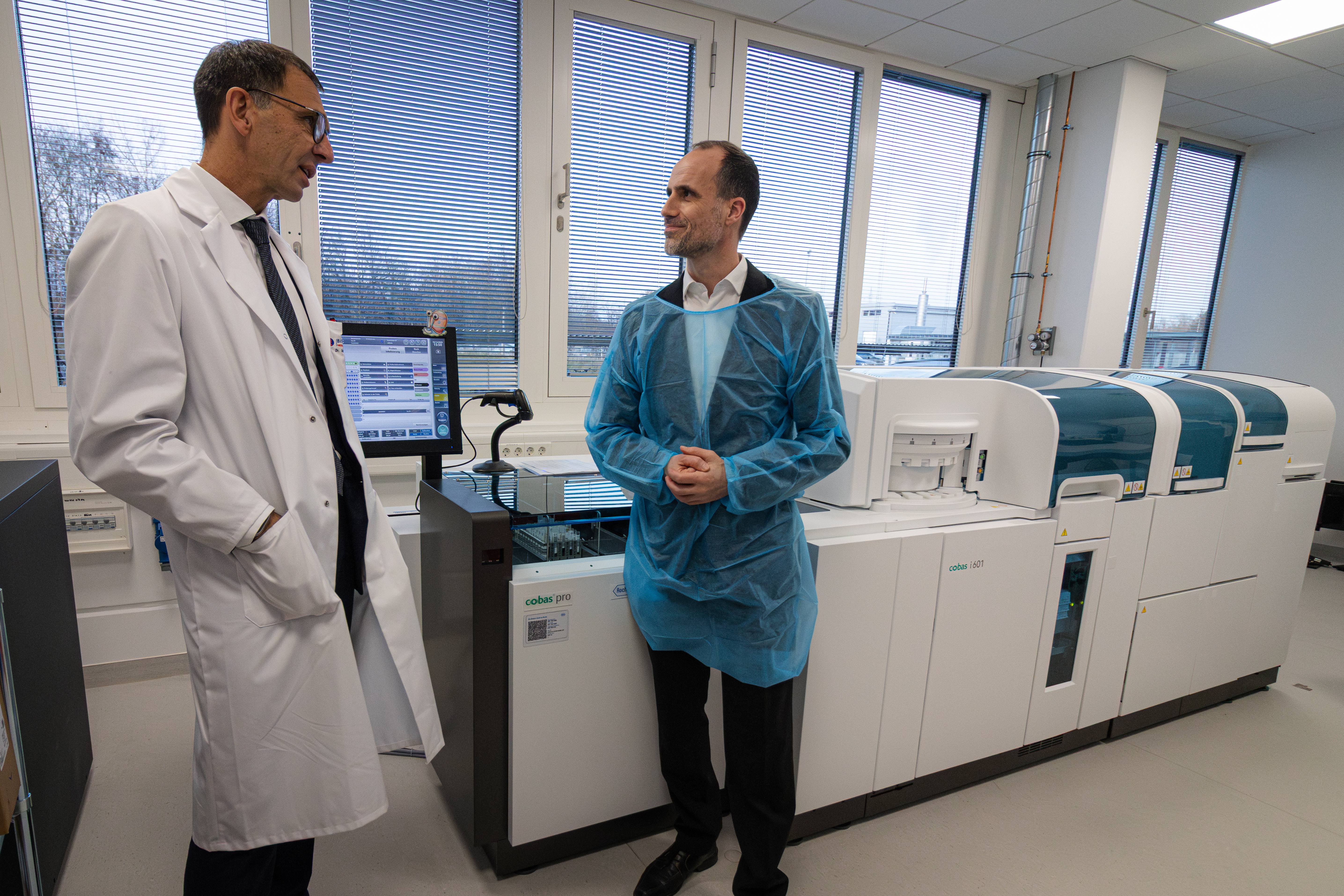 251218 Ministerhoch Massenspektrometer CR7 4271